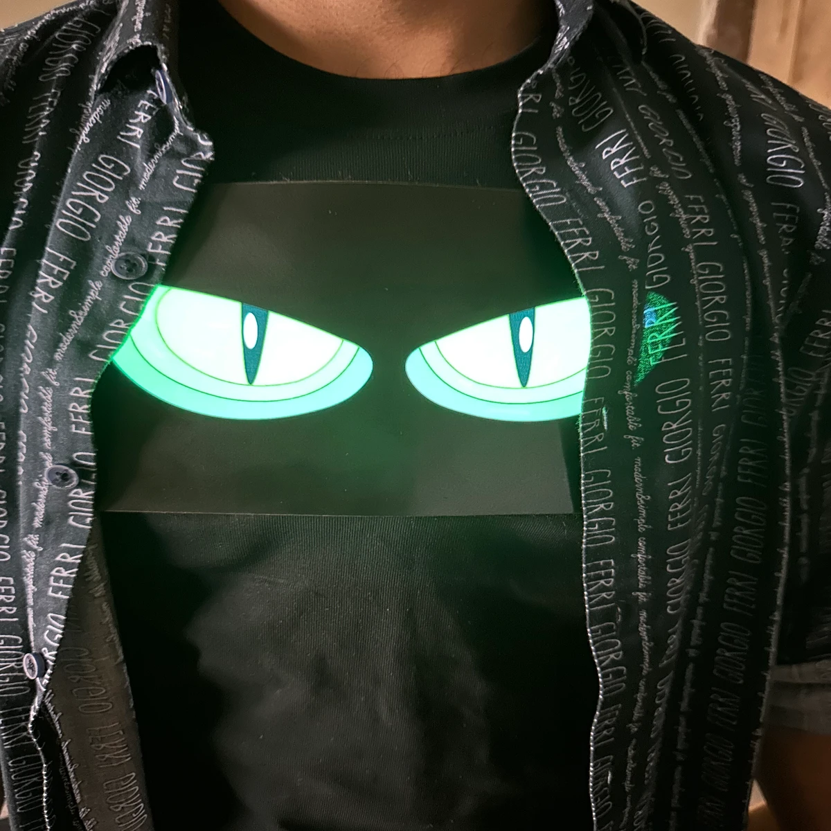 SOUND ACTIVATED PANEL MUSIC BEAT LED TSHIRT EYES