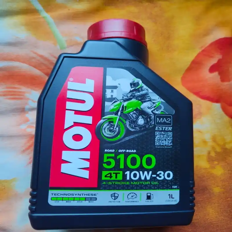 Motul510010W30Semi-SyntheticEsterQualityEngineOil–1Litre